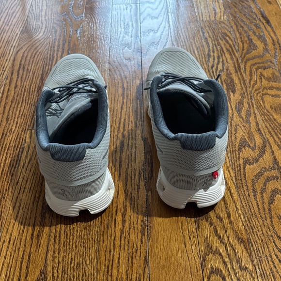 On Cloud Men's Light Gray Athletic Shoes - Picture 3 of 6